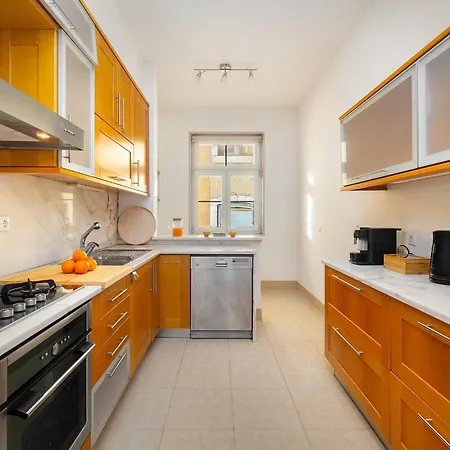 Whome Artsy In The Heart Of Chiado